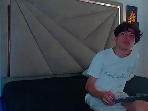 Snapshot of Austin_Noe chatting on November 3, 2025, 8:01 pm Austin Noe online show from November 3, 2025, 8:01 pm