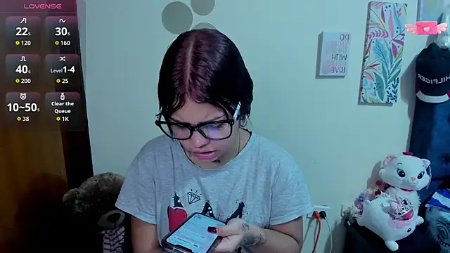 Emma boo online show from November 2, 2025, 3:39 pm