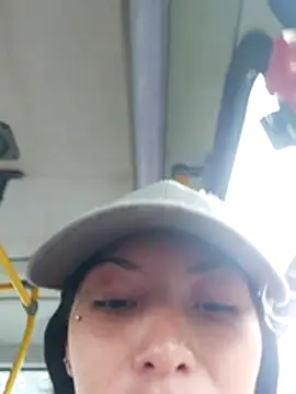 Moon And Sunn online show from December 5, 2025, 2:48 pm