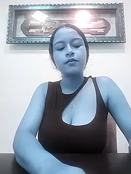 gygyfox online show from November 18, 2025, 7:28 pm