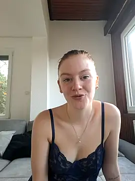 Snapshot of SweetAlice19 chatting on November 9, 2025, 2:43 pm SweetAlice19 online show from November 9, 2025, 2:43 pm