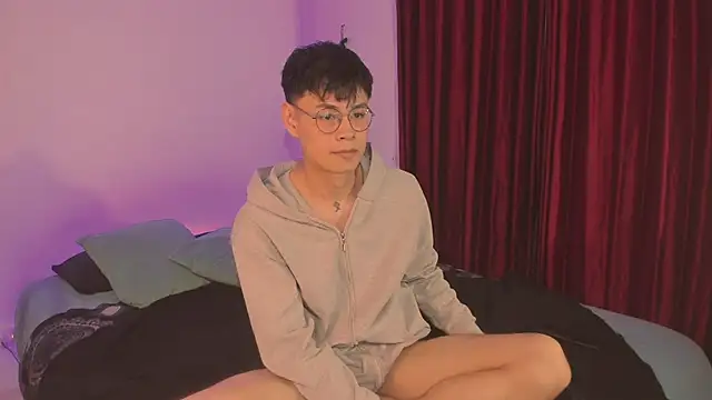 estmonnn online show from November 11, 2025, 12:05 am