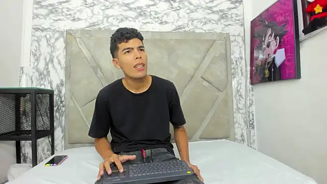 Snapshot of tomy_hotboy chatting on October 29, 2025, 6:01 am tomy hotboy online show from October 29, 2025, 6:01 am