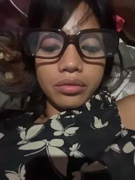 hottiebabe23 online show from December 20, 2025, 7:28 pm