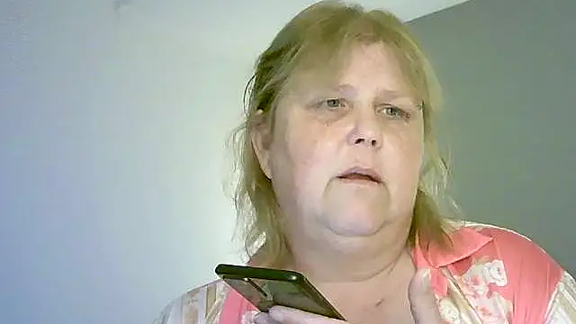 Snapshot of Sylviastar46 chatting on May 15, 2026, 5:00 pm Sylviastar46 online show from May 15, 2026, 5:00 pm