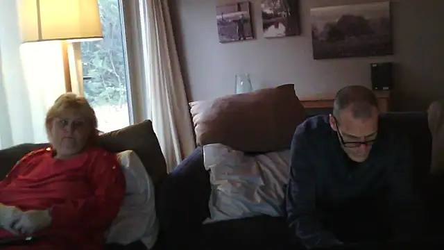 Snapshot of Sylviastar46 chatting on November 26, 2025, 8:25 am Sylviastar46 online show from November 26, 2025, 8:25 am