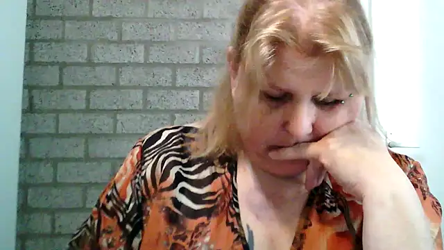 Sylviastar46 online show from March 5, 2026, 10:01 am