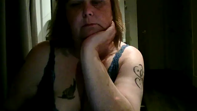 Snapshot of Sylviastar46 chatting on May 25, 2026, 8:40 pm Sylviastar46 online show from May 25, 2026, 8:40 pm