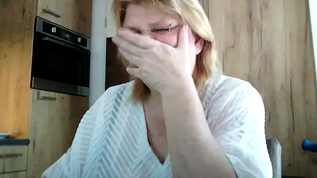 Sylviastar46 online show from March 21, 2026, 8:41 am