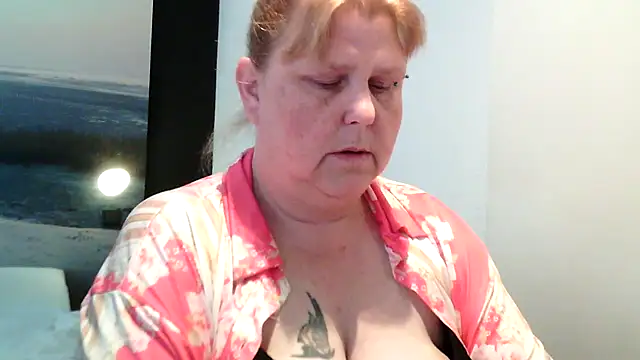 Snapshot of Sylviastar46 chatting on May 20, 2026, 6:05 pm Sylviastar46 online show from May 20, 2026, 6:05 pm