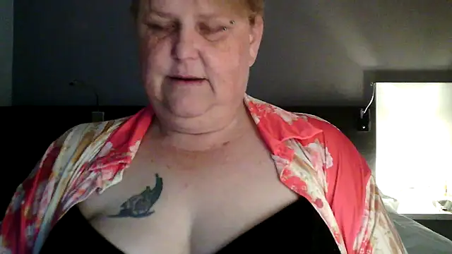 Snapshot of Sylviastar46 chatting on May 16, 2026, 1:43 pm Sylviastar46 online show from May 16, 2026, 1:43 pm