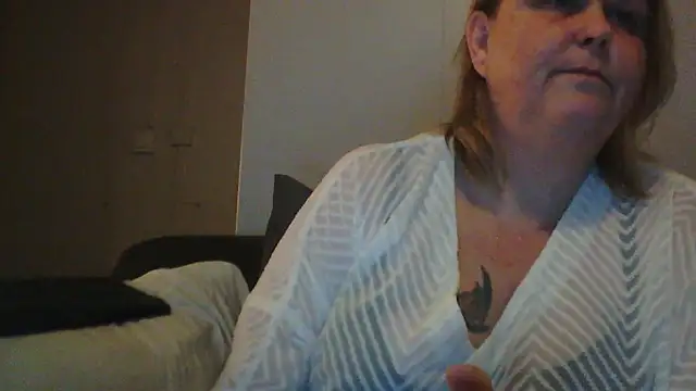 Sylviastar46 online show from February 22, 2026, 10:44 pm