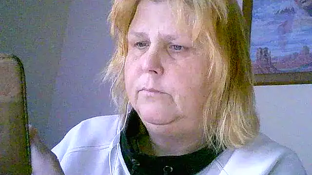 Snapshot of Sylviastar46 chatting on November 19, 2025, 8:36 am Sylviastar46 online show from November 19, 2025, 8:36 am