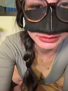 trinhvutrinh online show from November 18, 2025, 1:32 am