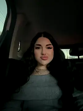 babygirllilly online show from October 29, 2025, 2:16 pm