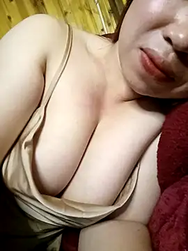 julybe online show from March 30, 2026, 11:39 pm