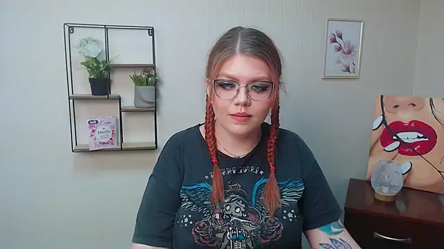 Lina ri  online show from November 10, 2025, 8:47 pm