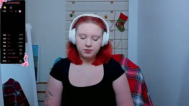 Snapshot of FoxPlayXX chatting on January 18, 2026, 8:23 pm FoxPlayXX online show from January 18, 2026, 8:23 pm