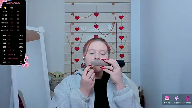 Snapshot of FoxPlayXX chatting on February 5, 2026, 8:04 pm FoxPlayXX online show from February 5, 2026, 8:04 pm