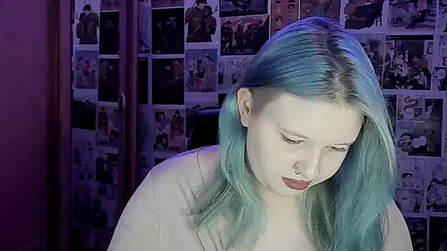 Snapshot of FoxPlayXX chatting on June 13, 2026, 9:02 pm FoxPlayXX online show from June 13, 2026, 9:02 pm