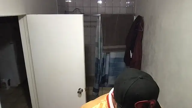 ezrah23 online show from December 15, 2025, 6:41 am