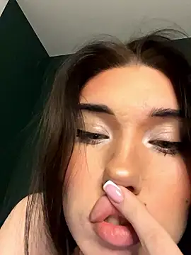 Kattyschwarz online show from January 12, 2026, 1:07 pm