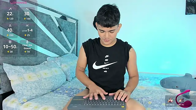 Snapshot of niall_falconn chatting on December 2, 2025, 1:02 pm niall falconn online show from December 2, 2025, 1:02 pm