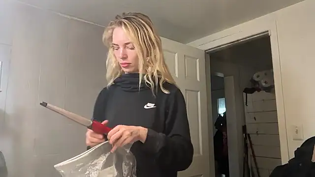 Snapshot of lanasharapovaxxx chatting on February 14, 2026, 3:56 pm lanasharapovaxxx online show from February 14, 2026, 3:56 pm