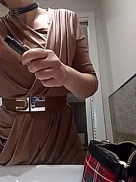 fragoli online show from November 6, 2025, 9:02 am