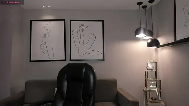 BellaConnorX online show from March 13, 2026, 4:28 am