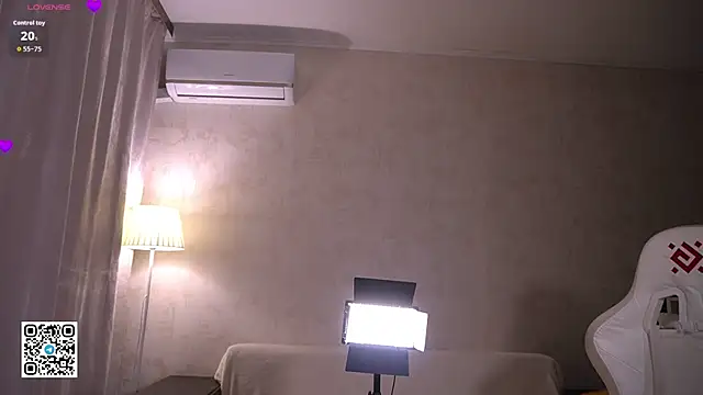 candylolly   online show from December 20, 2025, 3:15 pm