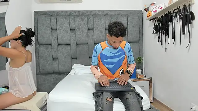 DamianandEva online show from November 9, 2025, 12:09 pm