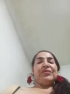 MaryRoze  online show from May 11, 2026, 4:14 am