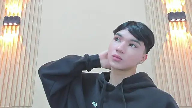 JULII RICO1 online show from February 19, 2026, 12:57 pm