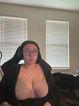 minha baby online show from April 15, 2026, 12:05 am