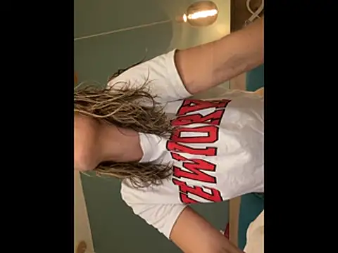 Snapshot of Catalleyasexy chatting on November 11, 2025, 8:14 pm Catalleyasexy online show from November 11, 2025, 8:14 pm