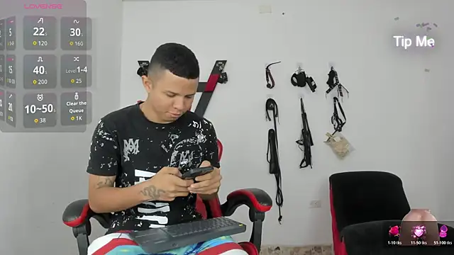 Steven19 LatinBoy online show from November 14, 2025, 11:36 am