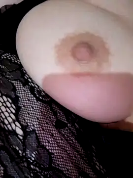 Nouna-loca online show from November 5, 2025, 4:37 am