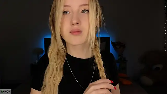 Snapshot of adele_armass chatting on February 15, 2026, 9:25 pm adele armass online show from February 15, 2026, 9:25 pm