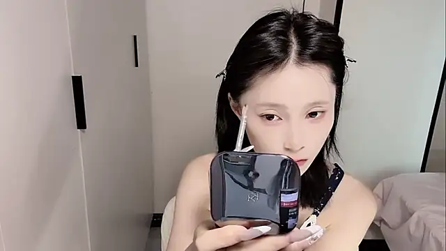 yuyu-33 online show from May 11, 2026, 4:25 am