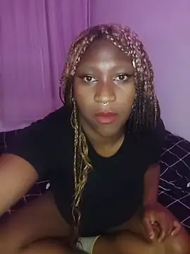 Snapshot of EvonyFoxxx chatting on November 13, 2025, 11:19 pm EvonyFoxxx online show from November 13, 2025, 11:19 pm