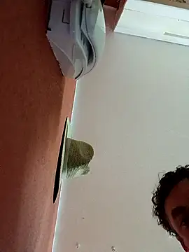 Snapshot of pino870 chatting on February 27, 2026, 11:04 pm pino870 online show from February 27, 2026, 11:04 pm