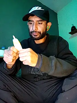 Snapshot of Barbanegra91mx chatting on February 9, 2026, 6:33 am Barbanegra91mx online show from February 9, 2026, 6:33 am