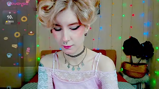 Angel Julles online show from November 16, 2025, 12:37 am