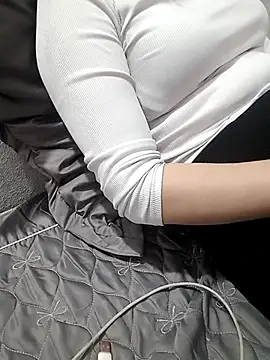 Snapshot of Elina_99 chatting on February 25, 2026, 1:06 am Elina 99 online show from February 25, 2026, 1:06 am