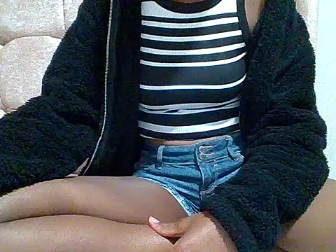 Petite baby5 online show from May 31, 2026, 8:09 pm