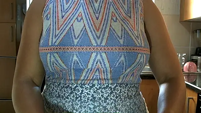 Snapshot of NewBeginnings8 chatting on February 11, 2026, 12:27 pm NewBeginnings8 online show from February 11, 2026, 12:27 pm