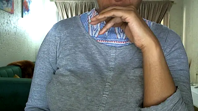 Snapshot of NewBeginnings8 chatting on February 25, 2026, 7:19 am NewBeginnings8 online show from February 25, 2026, 7:19 am