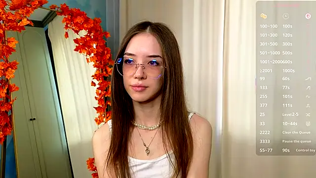 tinyanie online show from November 24, 2025, 6:13 am