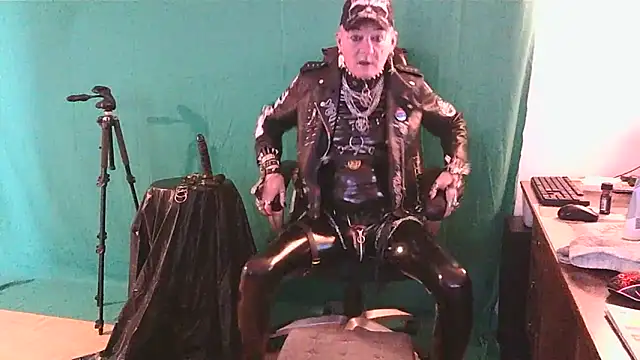 Snapshot of NahkaSami chatting on November 4, 2025, 9:57 am NahkaSami online show from November 4, 2025, 9:57 am